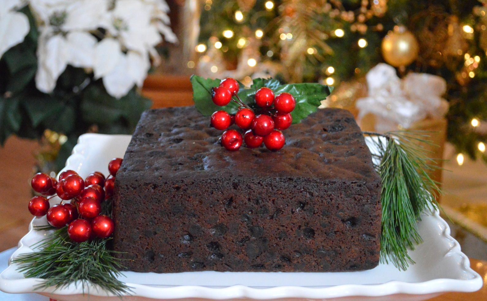 Learn The Easy Recipe of Christmas Fruit Cake Ferns N Petals