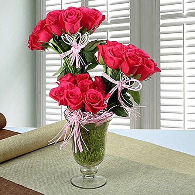 Buy Stunning Rose Arrangement on Ferns N Petals
